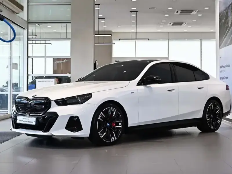 2023 BMW i5 с пробегом 35 386 км