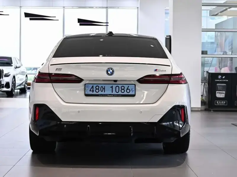 2023 BMW i5 с пробегом 35 386 км
