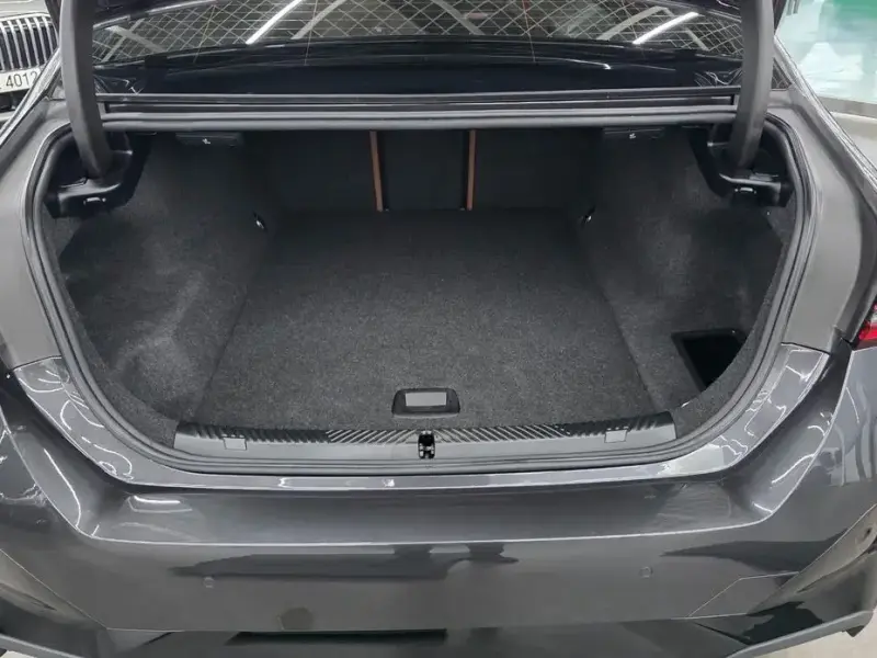 2024 BMW i5 с пробегом 87 587 км