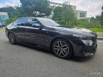 2025 BMW i5 с пробегом 9 500 км