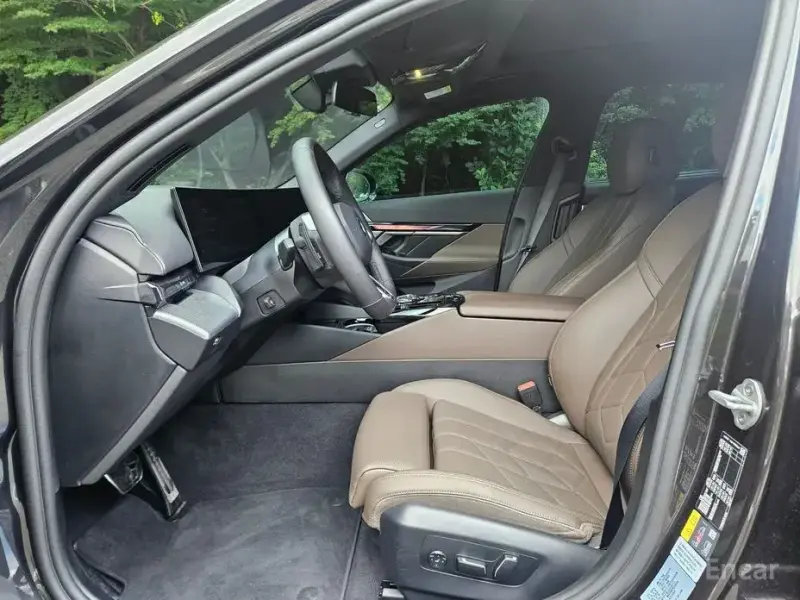 2025 BMW i5 с пробегом 9 500 км