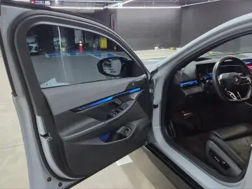 2024 BMW i5 с пробегом 21 700 км