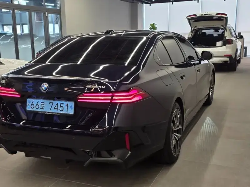 2024 BMW i5 с пробегом 42 976 км