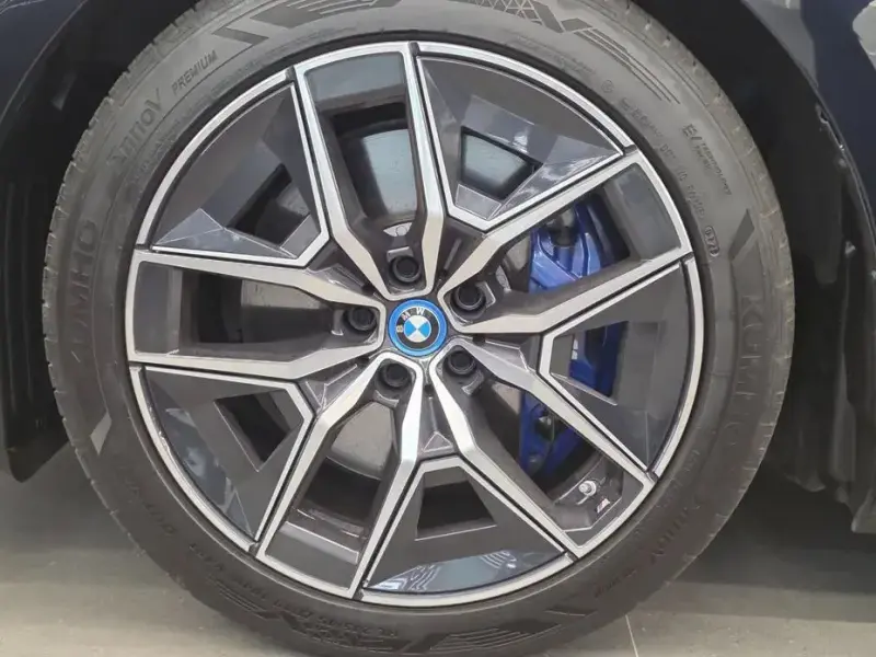 2024 BMW i5 с пробегом 42 976 км