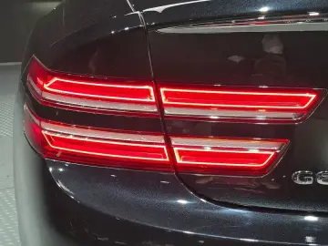 2023 Genesis G80 с пробегом 30 627 км