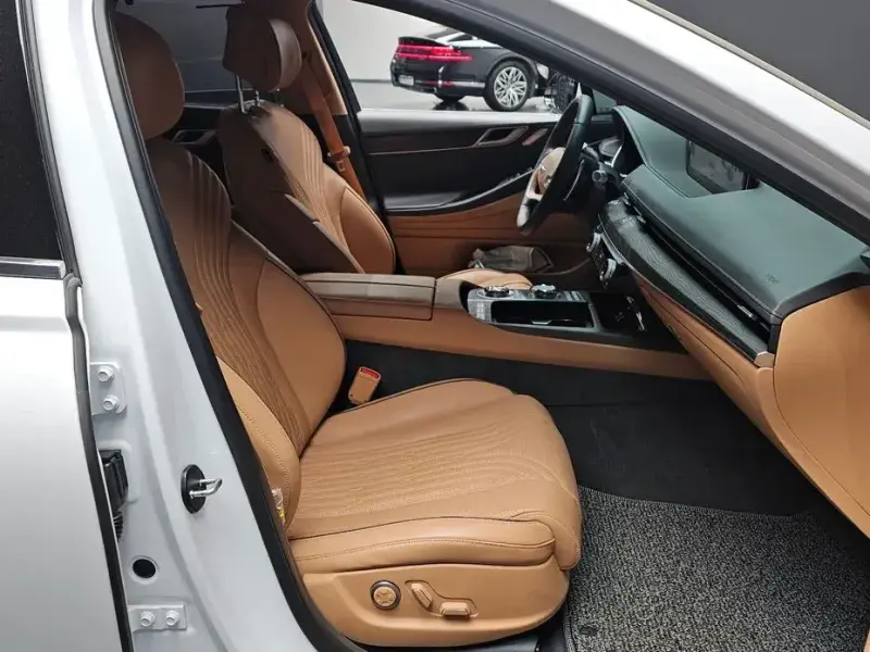 2023 Genesis G80 с пробегом 20 625 км