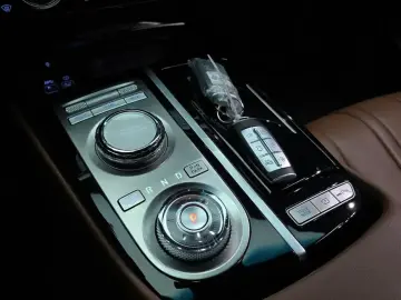 2023 Genesis G80 с пробегом 66 492 км
