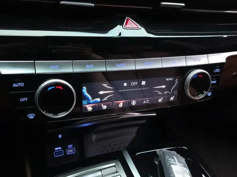 2023 Genesis G80 с пробегом 66 492 км