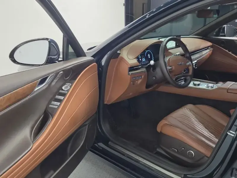 2023 Genesis G80 с пробегом 37 458 км