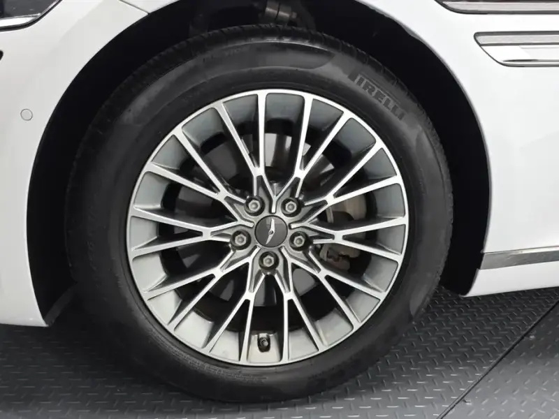 2023 Genesis G80 с пробегом 38 901 км