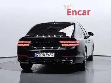 2023 Genesis G80 с пробегом 8 369 км