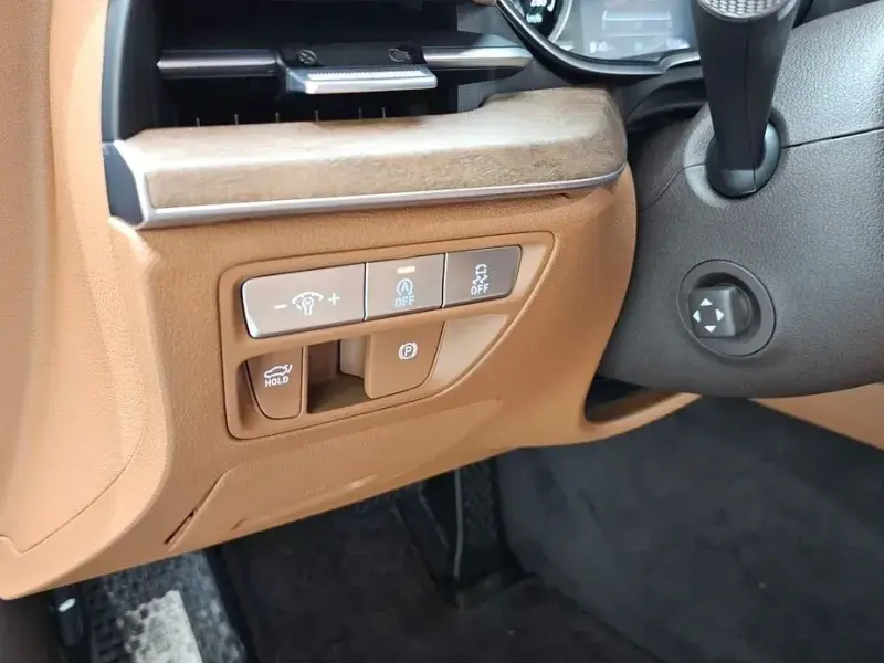 2023 Genesis G80 с пробегом 8 369 км