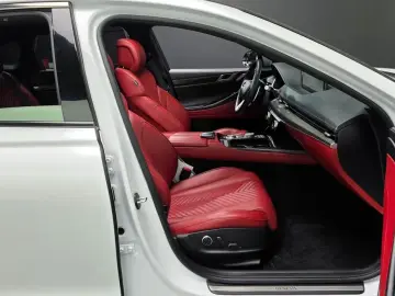 2023 Genesis G80 с пробегом 47 453 км