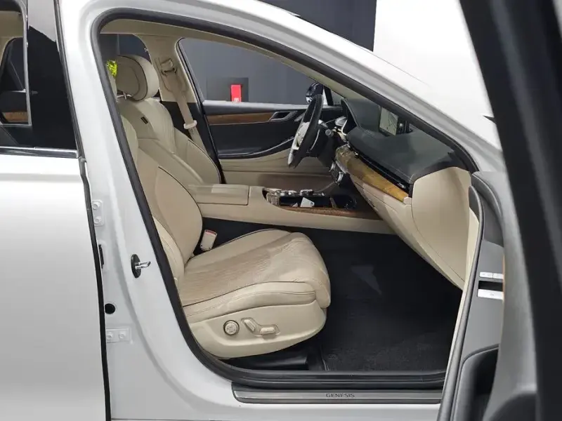 2023 Genesis G80 с пробегом 95 226 км