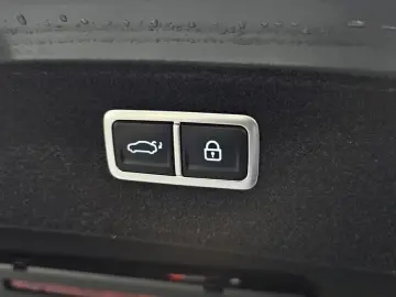 2023 Genesis G80 с пробегом 15 216 км