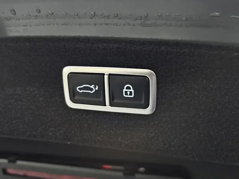 2023 Genesis G80 с пробегом 15 216 км