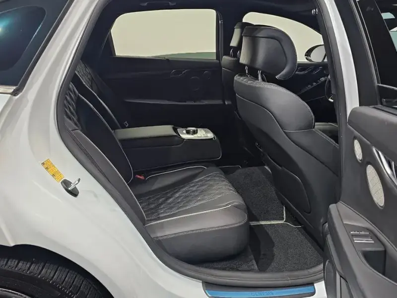 2023 Genesis G80 с пробегом 47 858 км