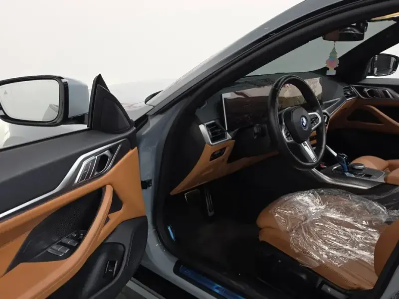 2022 BMW i4 с пробегом 56 797 км