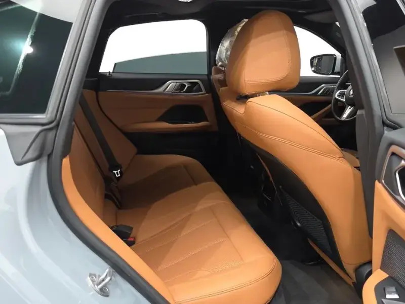 2022 BMW i4 с пробегом 56 797 км