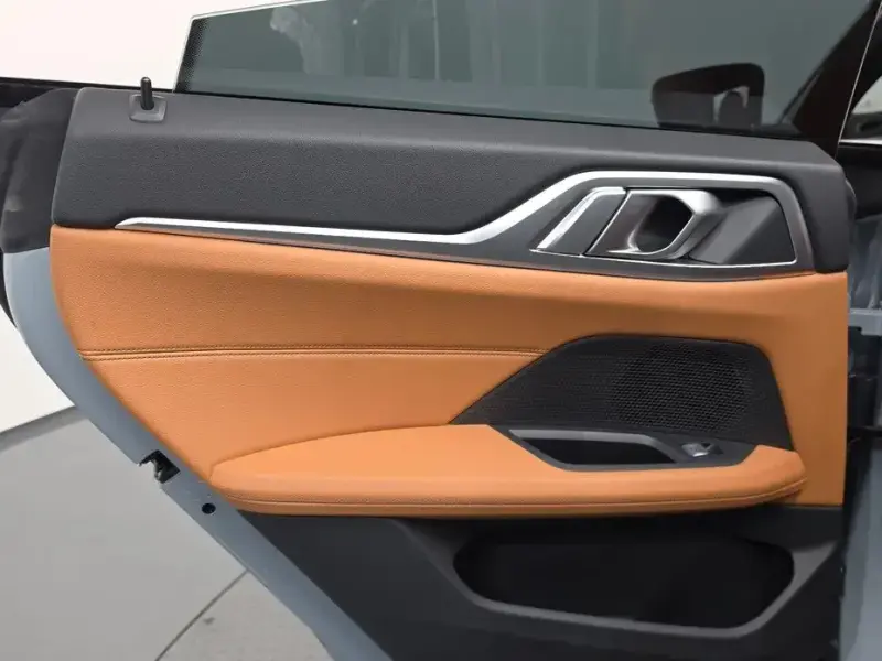 2022 BMW i4 с пробегом 56 797 км