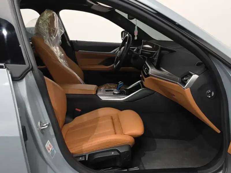 2022 BMW i4 с пробегом 56 797 км