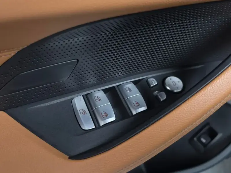 2022 BMW i4 с пробегом 56 797 км