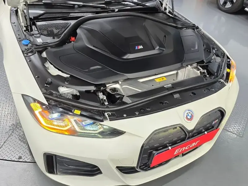 2022 BMW i4 с пробегом 111 589 км