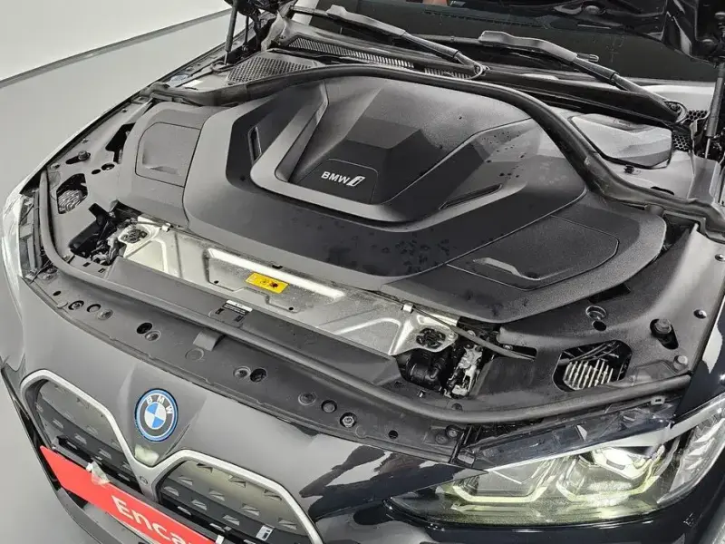 2022 BMW i4 с пробегом 157 898 км