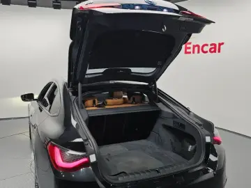 2022 BMW i4 с пробегом 157 898 км