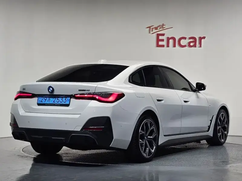 2022 BMW i4 с пробегом 63 207 км