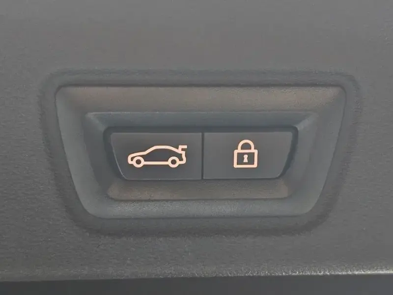 2022 BMW i4 с пробегом 63 207 км