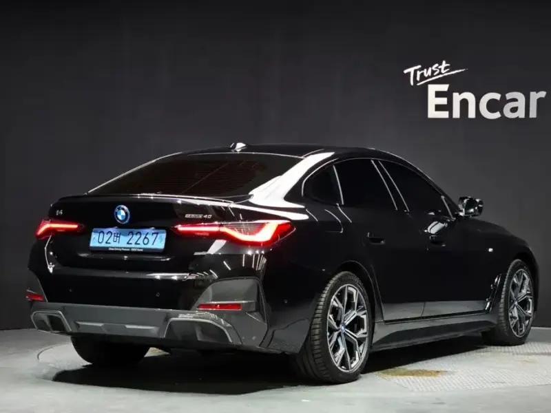 2023 BMW i4 с пробегом 14 627 км