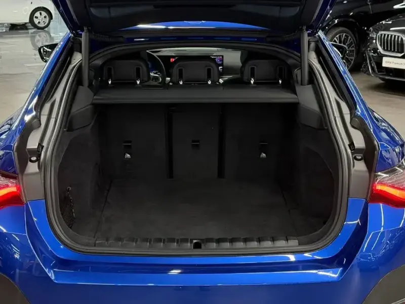 2024 BMW i4 с пробегом 35 880 км