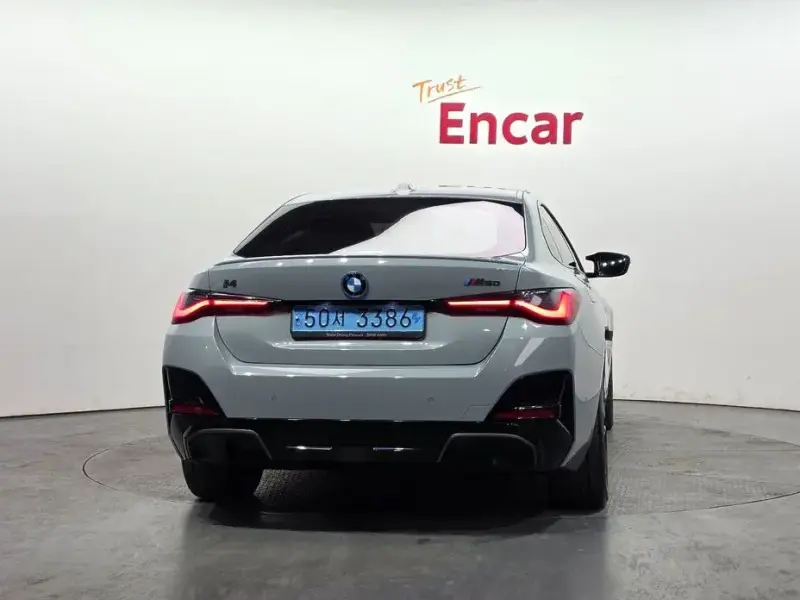 2022 BMW i4 с пробегом 119 100 км