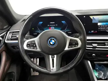2022 BMW i4 с пробегом 119 100 км