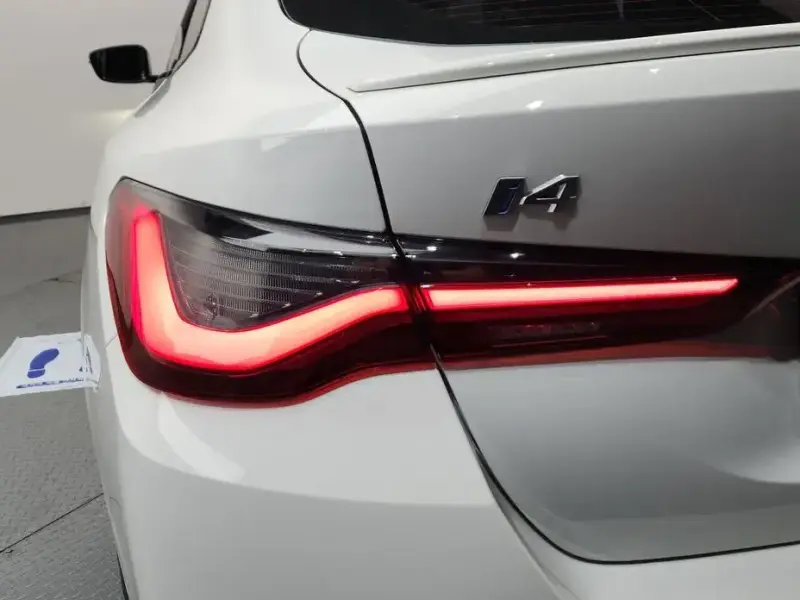 2023 BMW i4 с пробегом 37 284 км