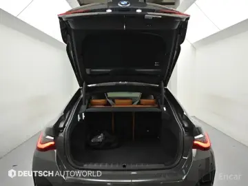 2023 BMW i4 с пробегом 76 819 км