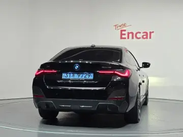 2022 BMW i4 с пробегом 68 060 км