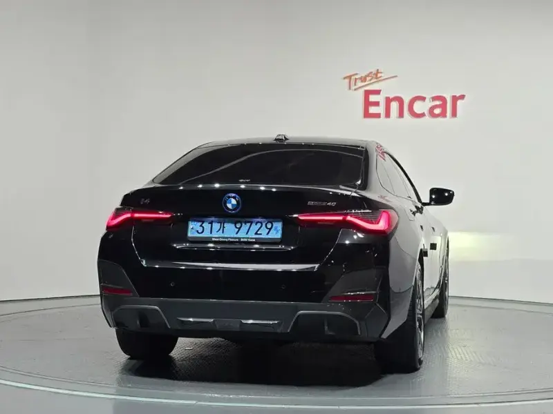 2022 BMW i4 с пробегом 68 060 км