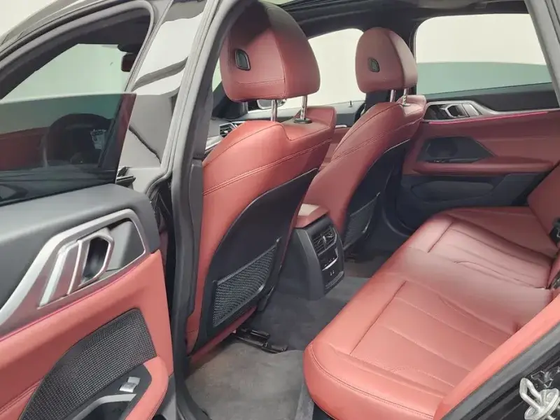 2022 BMW i4 с пробегом 68 060 км