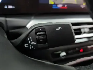 2022 BMW i4 с пробегом 68 060 км