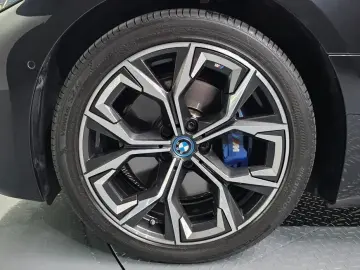 2022 BMW i4 с пробегом 46 102 км