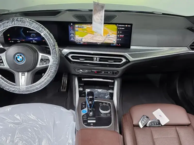 2022 BMW i4 с пробегом 46 102 км