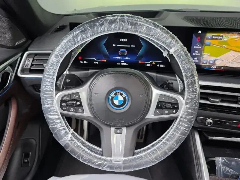 2022 BMW i4 с пробегом 46 102 км