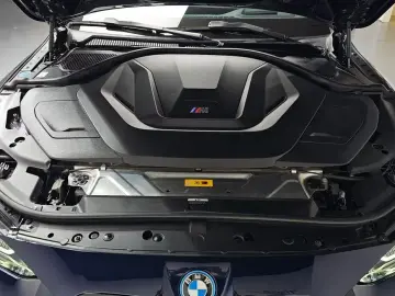 2022 BMW i4 с пробегом 39 485 км