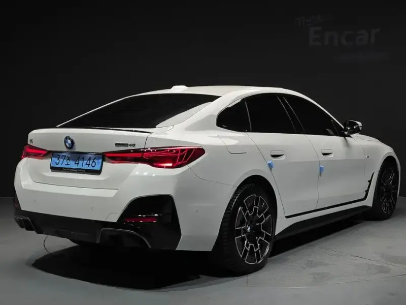2025 BMW i4 с пробегом 17 183 км