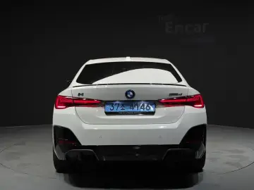 2025 BMW i4 с пробегом 17 183 км
