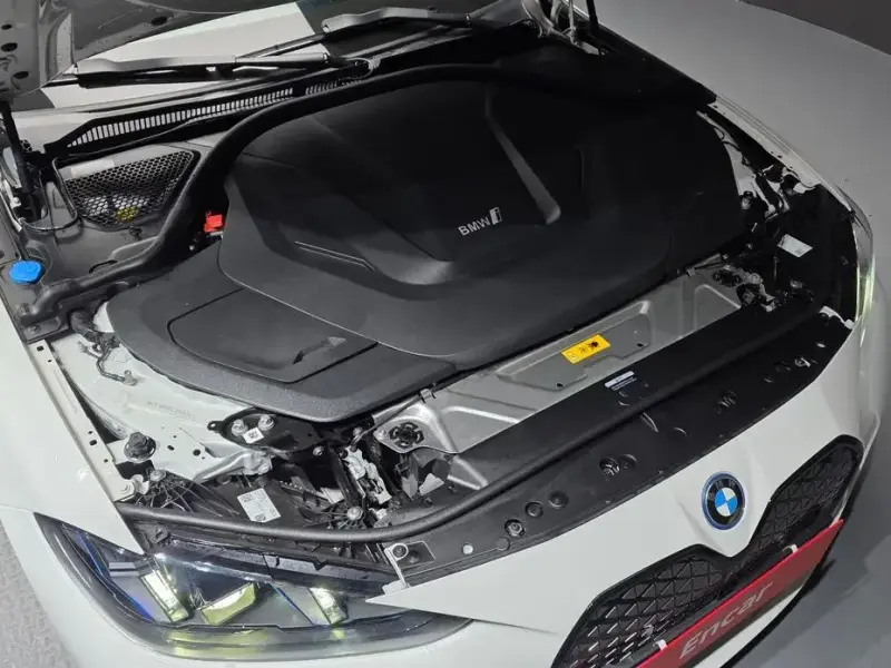 2025 BMW i4 с пробегом 17 183 км