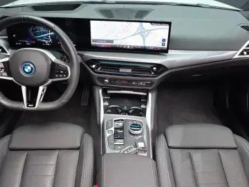 2025 BMW i4 с пробегом 17 183 км