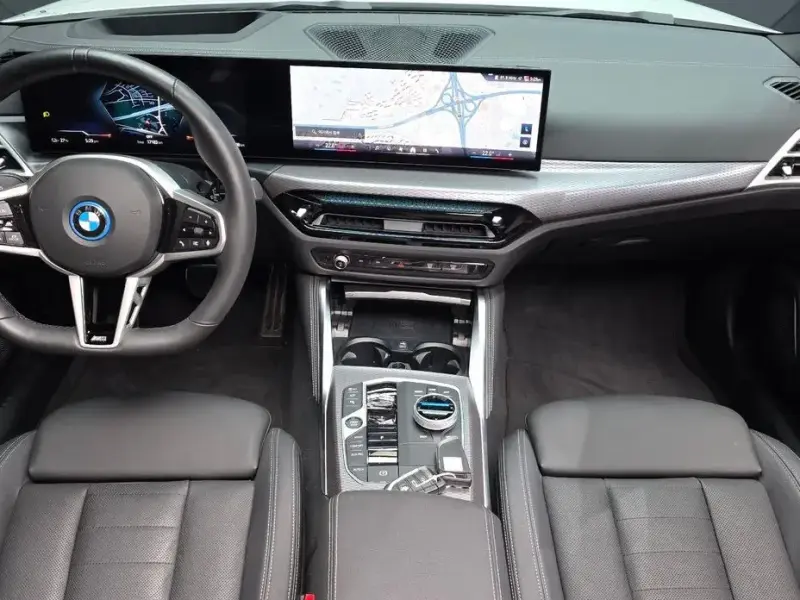 2025 BMW i4 с пробегом 17 183 км